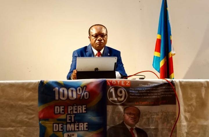 Élections 2023 : Noël Tshiani se retire au profit du candidat Félix Tshisekedi Élections 2023 : Noël Tshiani se retire au profit du candidat Félix Tshisekedi
