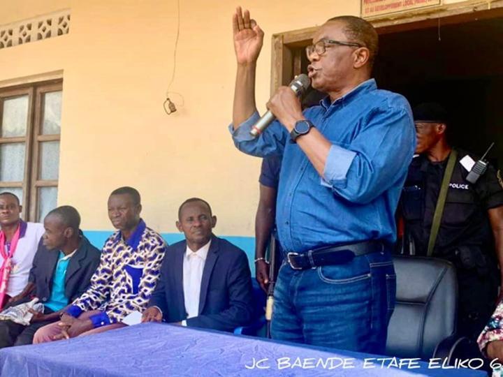 Équateur : le cortège du candidat président Jean-Claude Baende cible d’attaques des inciviques Équateur : le cortège du candidat président Jean-Claude Baende cible d’attaques des inciviques