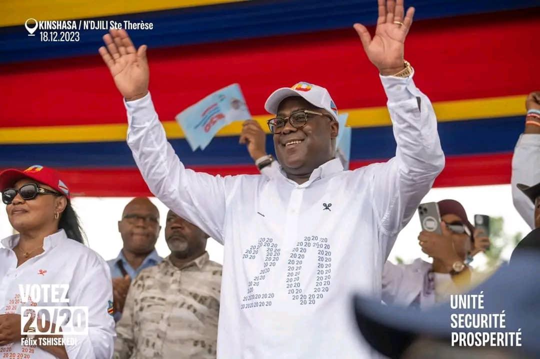 Clôturant sa campagne électorale à place N’djili Sainte-Thérèse : Félix Tshisekedi rassure sur la tenue des scrutins combinés malgré les prophètes de malheurs Clôturant sa campagne électorale à place N’djili Sainte-Thérèse : Félix Tshisekedi rassure sur la tenue des scrutins combinés malgré les prophètes de malheurs