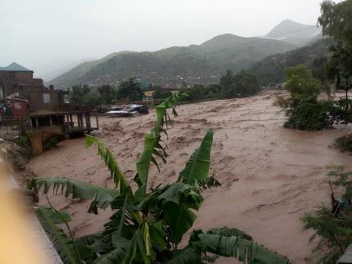 Mwenga : une vingtaine de personnes emportées par une rivière en crue Mwenga : une vingtaine de personnes emportées par une rivière en crue