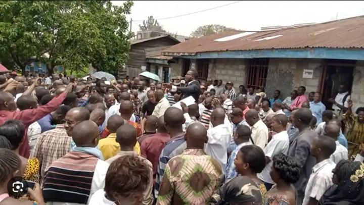 Nord-Kivu : plusieurs enseignants ayant des cartes d’électeur défectueuses n’ont pas touché leurs salaires, le SEC appelle les autorités à trouver solution Nord-Kivu : plusieurs enseignants ayant des cartes d’électeur défectueuses n’ont pas touché leurs salaires, le SEC appelle les autorités à trouver solution