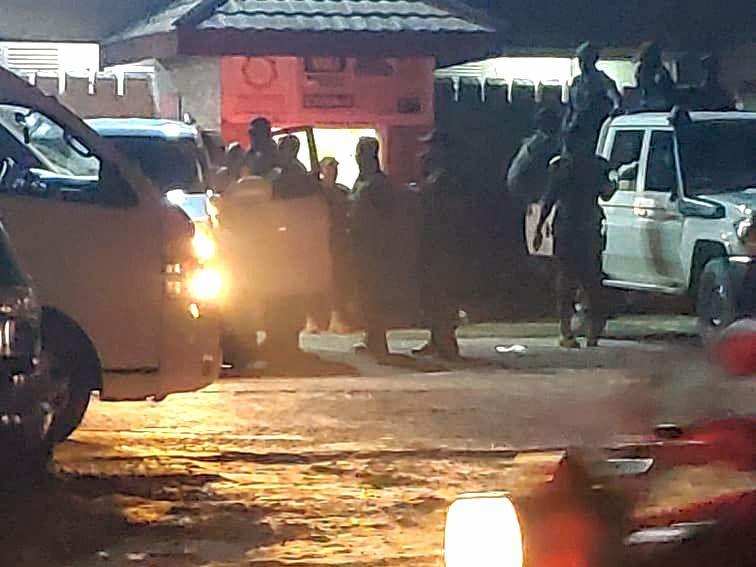 Kinshasa : Des militaires armés prennent d’assaut un hôtel appartenant à l’épouse de Corneille Nangaa Kinshasa : Des militaires armés prennent d’assaut un hôtel appartenant à l’épouse de Corneille Nangaa