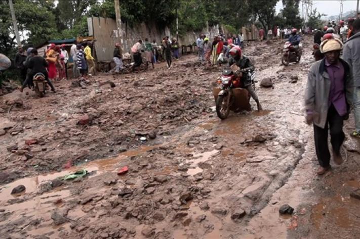 Au moins 70 morts à la suite d'inondations et de glissements de terrain dans la province du Sud-Kivu Au moins 70 morts à la suite d'inondations et de glissements de terrain dans la province du Sud-Kivu