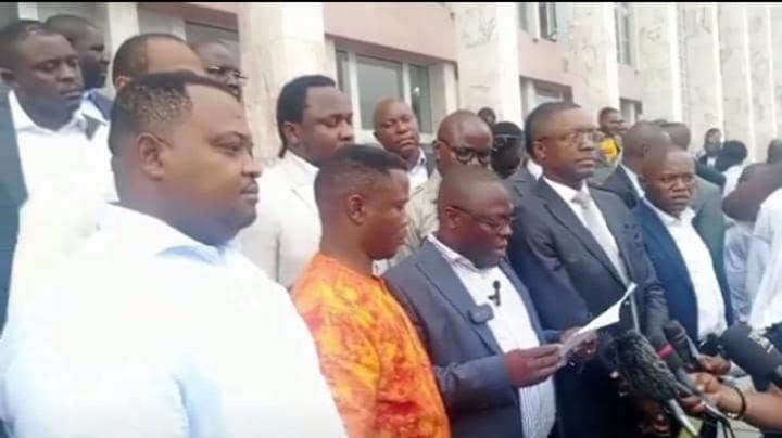 Ass.Nat/Élection du bureau : Plus de 200 députés rejettent le ticket de l’Union sacrée pour notamment népotisme Ass.Nat/Élection du bureau : Plus de 200 députés rejettent le ticket de l’Union sacrée pour notamment népotisme
