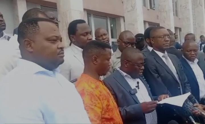 Assemblée nationale/Élection du bureau définitif : boudé par un groupe de députés, le ticket de l'Union sacrée teinté de Assemblée nationale/Élection du bureau définitif : boudé par un groupe de députés, le ticket de l'Union sacrée teinté de