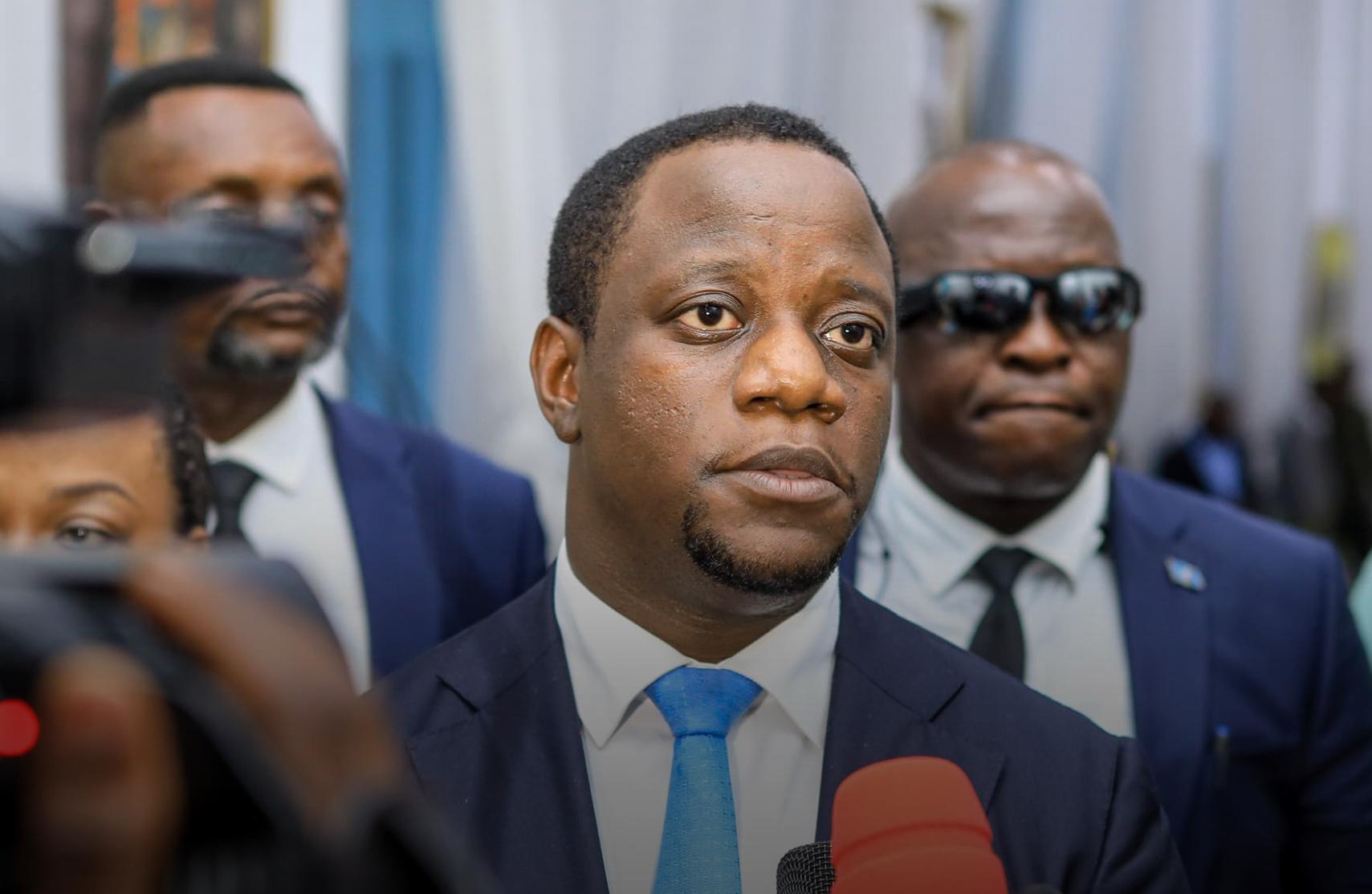 Bureau définitif de l'Assemblée nationale : Modeste Bahati retire la candidature de son fils à la questure Bureau définitif de l'Assemblée nationale : Modeste Bahati retire la candidature de son fils à la questure
