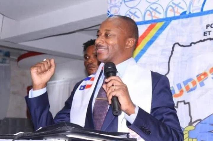 L’instauration des pratiques démocratiques en RDC réduisant l’égocentrisme dans l’union sacrée augure une meilleure gouvernance ( Luc Kabunangu) L’instauration des pratiques démocratiques en RDC réduisant l’égocentrisme dans l’union sacrée augure une meilleure gouvernance ( Luc Kabunangu)