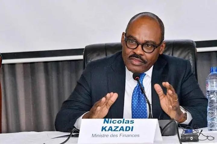 Nicolas Kazadi accusé d’avoir tenté de sortir des fonds de la BCC en mode urgence sans le contrôle préalable de l’IGF Nicolas Kazadi accusé d’avoir tenté de sortir des fonds de la BCC en mode urgence sans le contrôle préalable de l’IGF