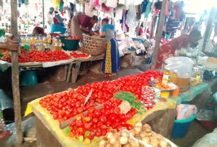 Tanganyika : la montée des eaux du fleuve Congo perturbe les activités commerciales au marché public Lukuga Tanganyika : la montée des eaux du fleuve Congo perturbe les activités commerciales au marché public Lukuga