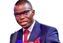 Gouvernement Suminwa : non sélectionné, le député Eliezer Ntambwe déclare, « Ce n’est pas le fait d’être avec le Chef qu’on bénéficie nécessairement de sa confiance » Gouvernement Suminwa : non sélectionné, le député Eliezer Ntambwe déclare, « Ce n’est pas le fait d’être avec le Chef qu’on bénéficie nécessairement de sa confiance »