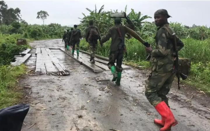 Rutshuru : de violents affrontements signalés entre les rebelles du M23 et les résistants Wazalendo à Binza Rutshuru : de violents affrontements signalés entre les rebelles du M23 et les résistants Wazalendo à Binza