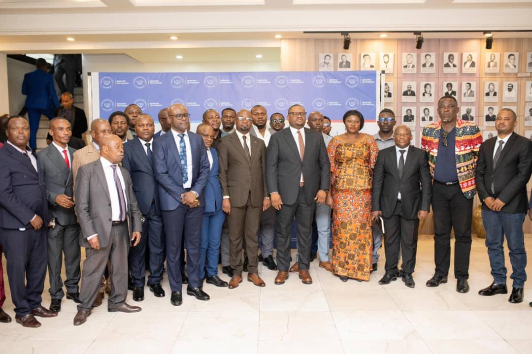 Assemblées provinciales : le gouvernement s’engage à payer les arriérés et indemnités des anciens députés provinciaux Assemblées provinciales : le gouvernement s’engage à payer les arriérés et indemnités des anciens députés provinciaux