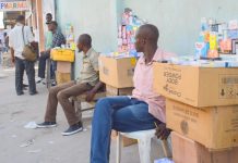 Vente Illégale de Médicaments par des Adolescents Vente Illégale de Médicaments par des Adolescents