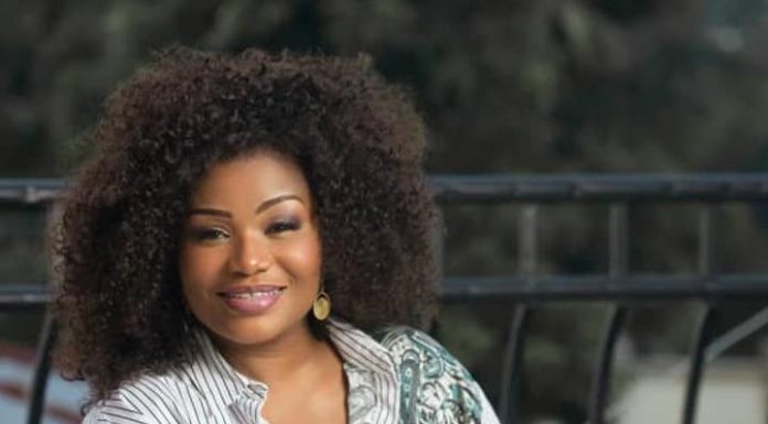 Barbara Kanam Remporte la Médaille Vermeil de l’Étoile Civique Barbara Kanam Remporte la Médaille Vermeil de l'Étoile Civique