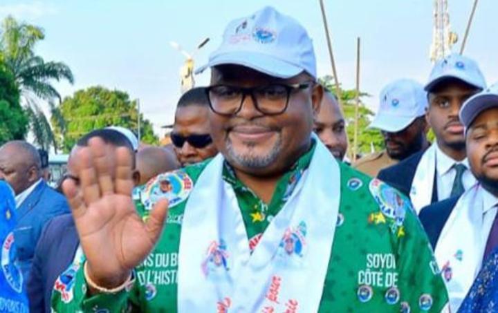 Aimé Boji arbore le costume de président de la Chambre basse Aimé Boji arbore le costume de président de la Chambre basse
