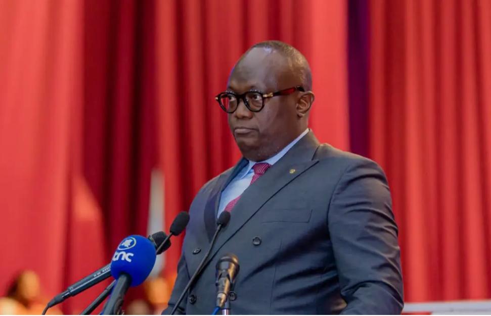 Guy Mafuta Interpelle Sur Légalité Des Liftings Fessiers Guy Mafuta Interpelle Sur Légalité Des Liftings Fessiers