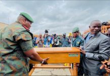 Service National Offre 1.500 Bancs au Complexe Kiwele Service National Offre 1.500 Bancs au Complexe Kiwele