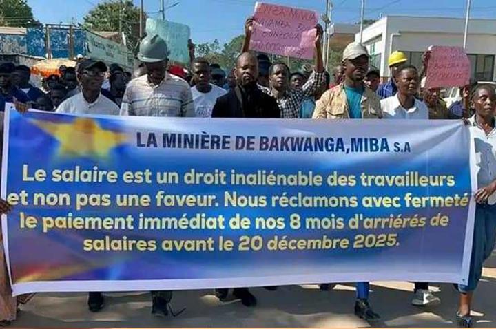 MIBA: Agents et enfants réclament salaires à Mbuji-Mayi MIBA: Agents et enfants réclament salaires à Mbuji-Mayi