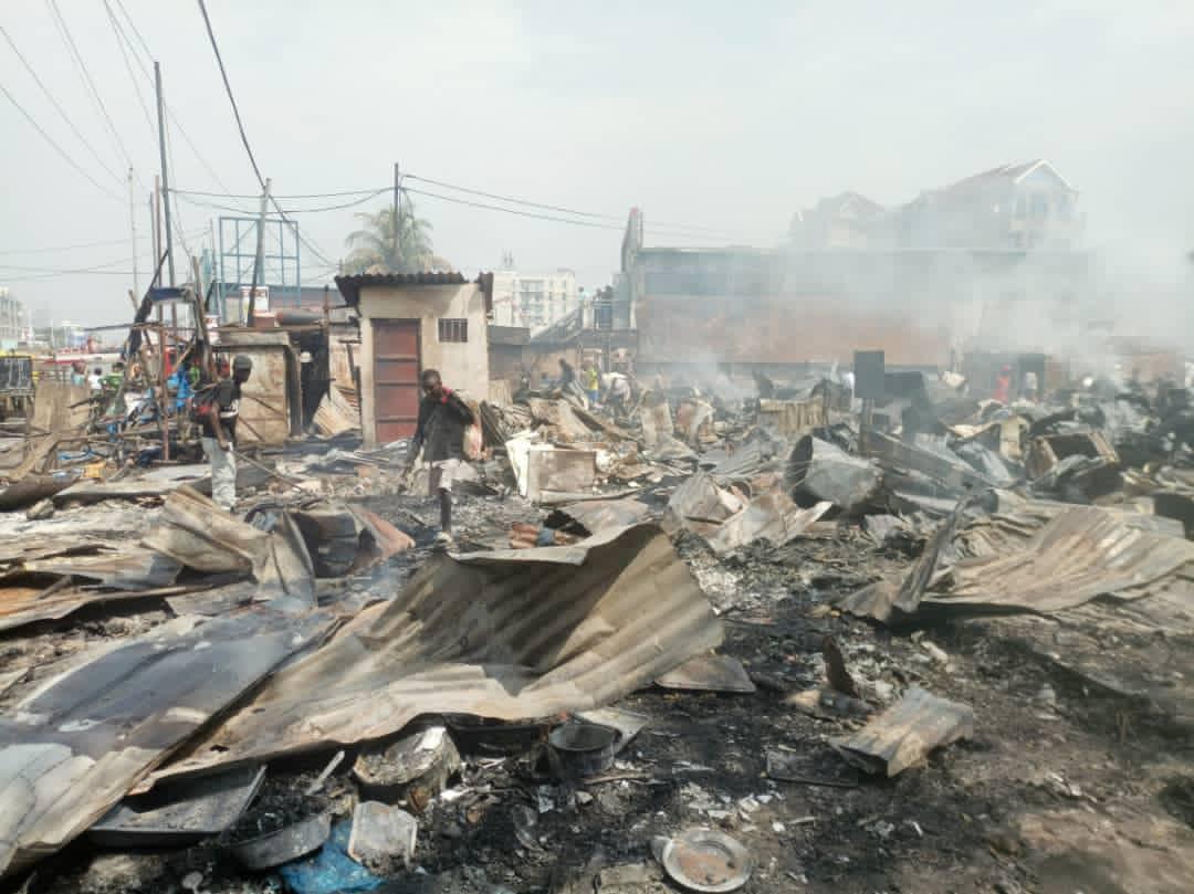 Incendie Dévastateur à Lingwala: Tragédie d'un Marché Incendie Dévastateur à Lingwala: Tragédie d'un Marché
