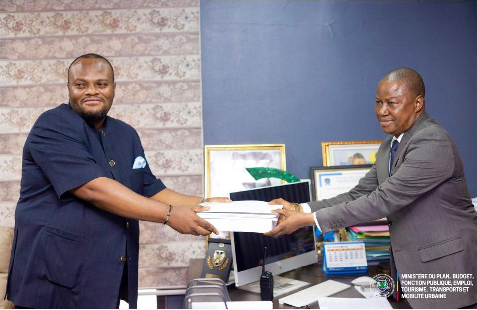 Budget de 1,37 milliard de dollars pour Kinshasa 2026 Budget de 1,37 milliard de dollars pour Kinshasa 2026