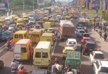 Festivités de Fin d’Année à Kinshasa et Embouteillages Festivités de Fin d'Année à Kinshasa et Embouteillages