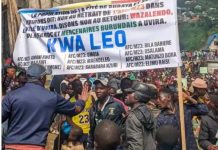 Rubaya Sous Pression Des Civils Forcés à Manifester Rubaya Sous Pression Des Civils Forcés à Manifester