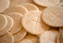 Archidiocèse de Kinshasa Dénonce Vente Illégale d’Hosties Archidiocèse de Kinshasa Dénonce Vente Illégale d'Hosties