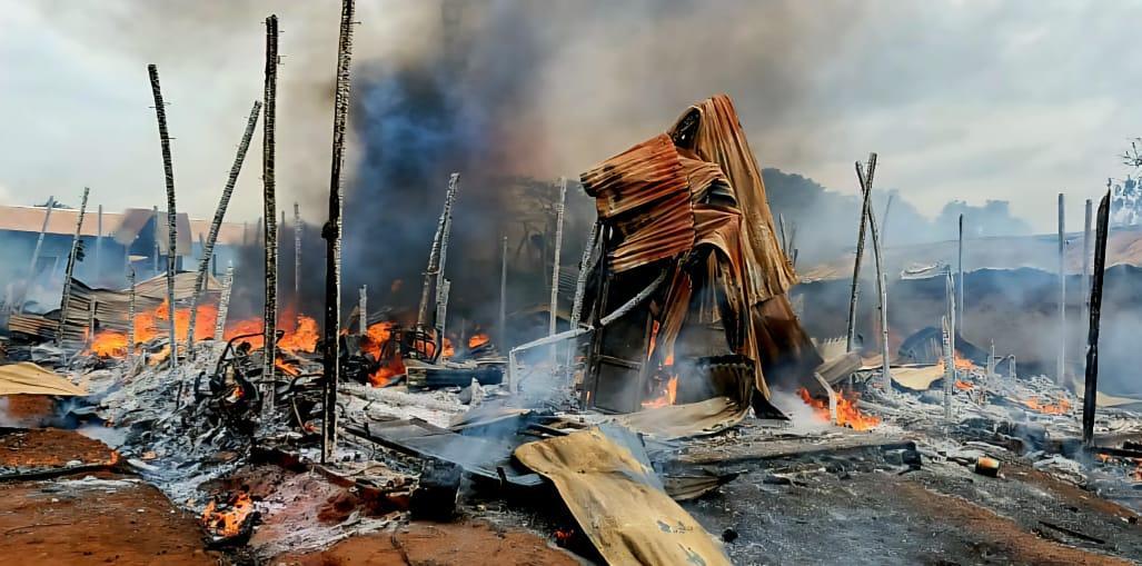 Incendie Détruit Habitations et Commerces à Moku Incendie Détruit Habitations et Commerces à Moku