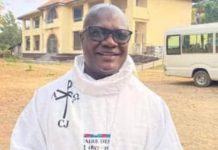 Prêtre Catholique Meurt Dans Un Accident à Kinshasa Prêtre Catholique Meurt Dans Un Accident à Kinshasa