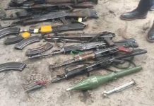 Phénomène Mobondo: Remise d’armes aux Forces armées Phénomène Mobondo: Remise d'armes aux Forces armées