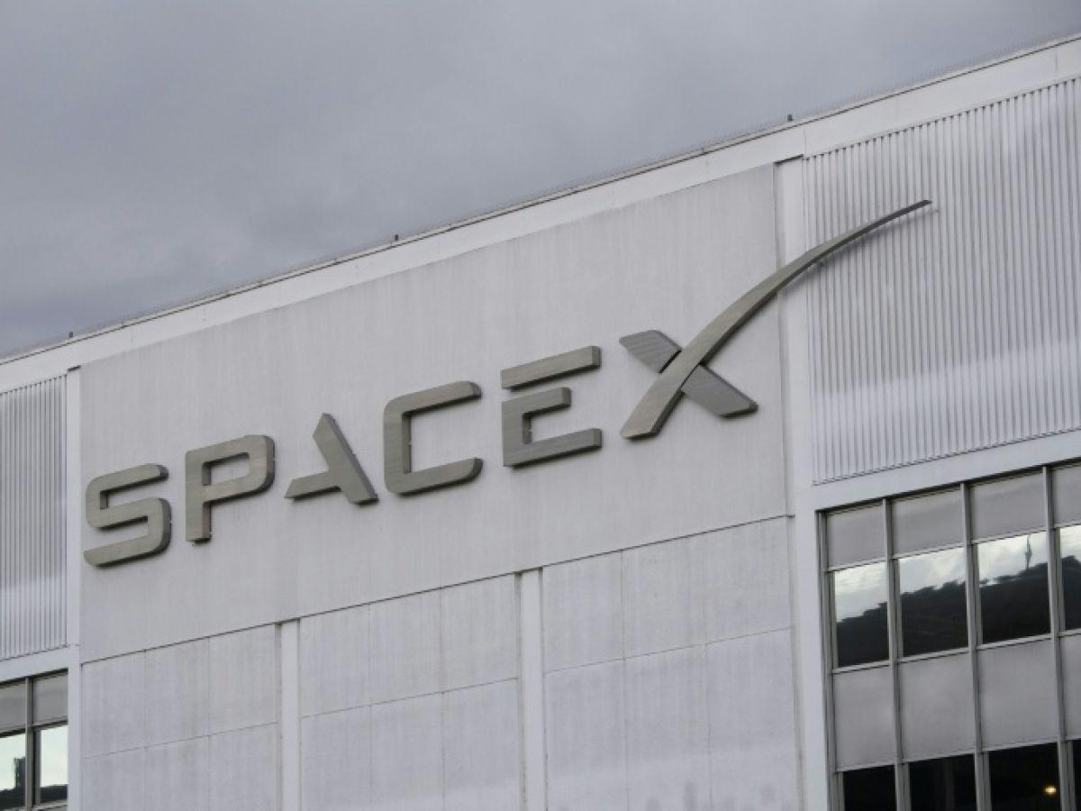 Elon Musk Change de Cap: la Lune Avant Mars Elon Musk Change de Cap: la Lune Avant Mars