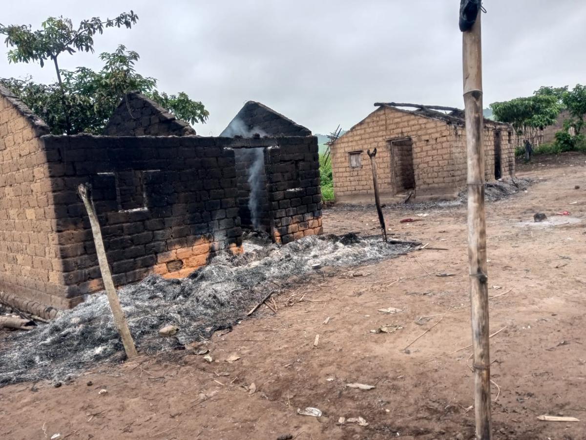 Affrontements à Gungu Forcent des Familles à Fuir Affrontements à Gungu Forcent des Familles à Fuir