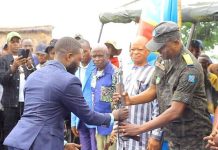 Ituri: 50 Miliciens Chini Ya Tuna Rendent Les Armes Ituri: 50 Miliciens Chini Ya Tuna Rendent Les Armes