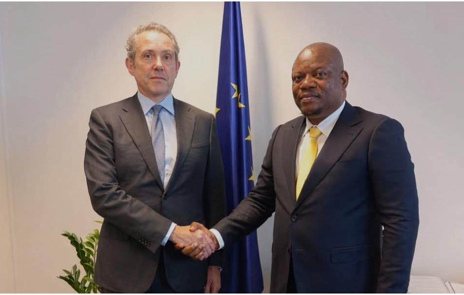 Stabilité par un cadre de concertation inclusif Stabilité par un cadre de concertation inclusif