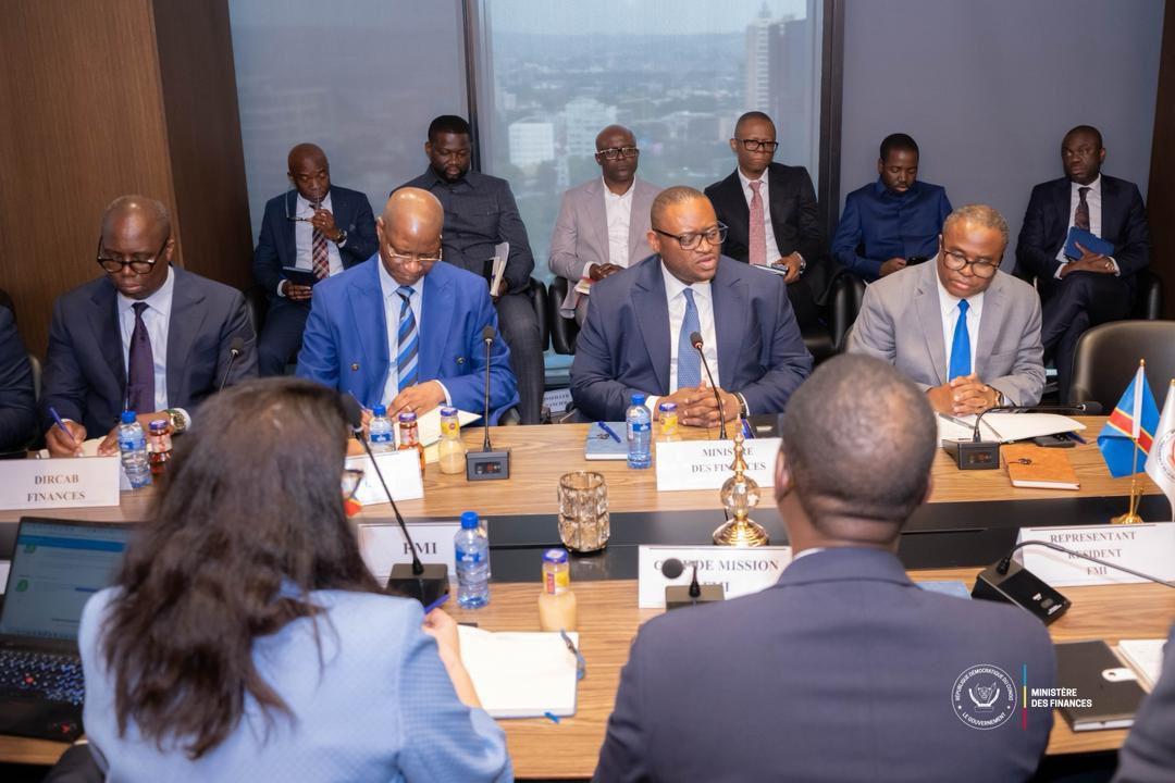 Troïka Politique Et FMI Évaluent Réformes Financières Troïka Politique Et FMI Évaluent Réformes Financières