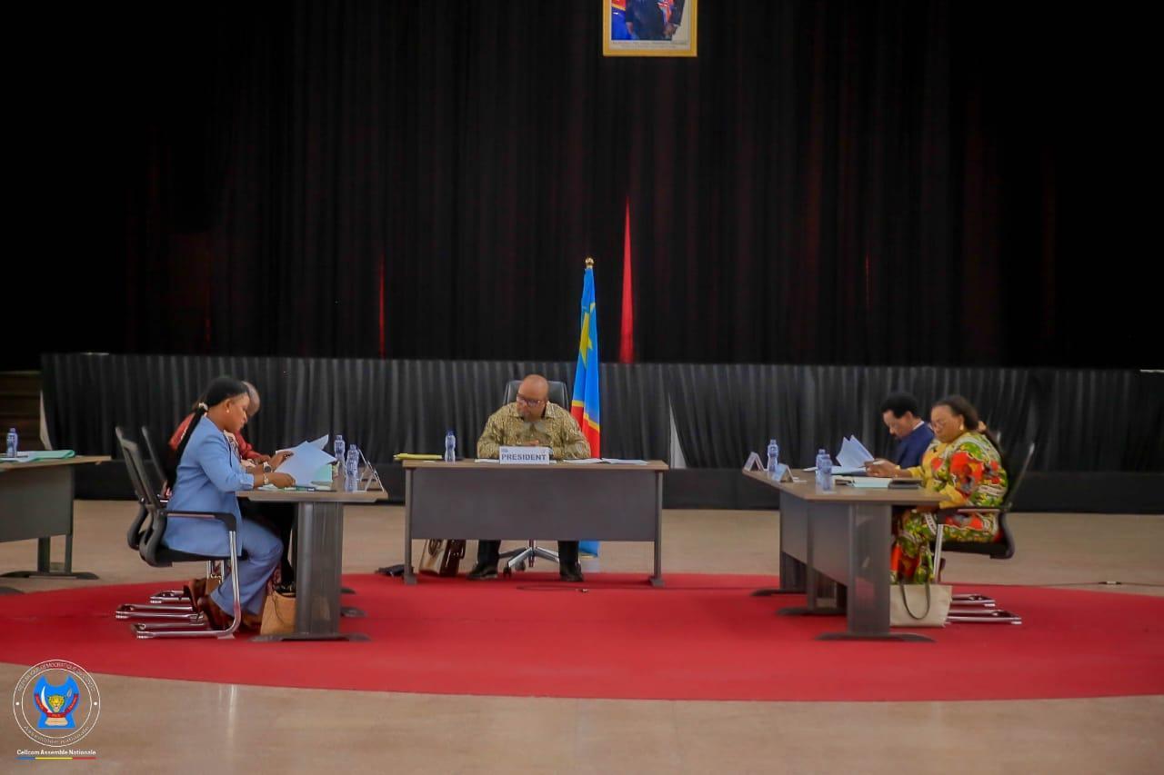 Contrôle Parlementaire et Examen des Lois en Mars Contrôle Parlementaire et Examen des Lois en Mars