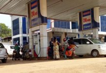 Kisangani: le Litre D’Essence Passe de 3 200 À 4 200 FC Kisangani: le Litre D’Essence Passe de 3 200 À 4 200 FC