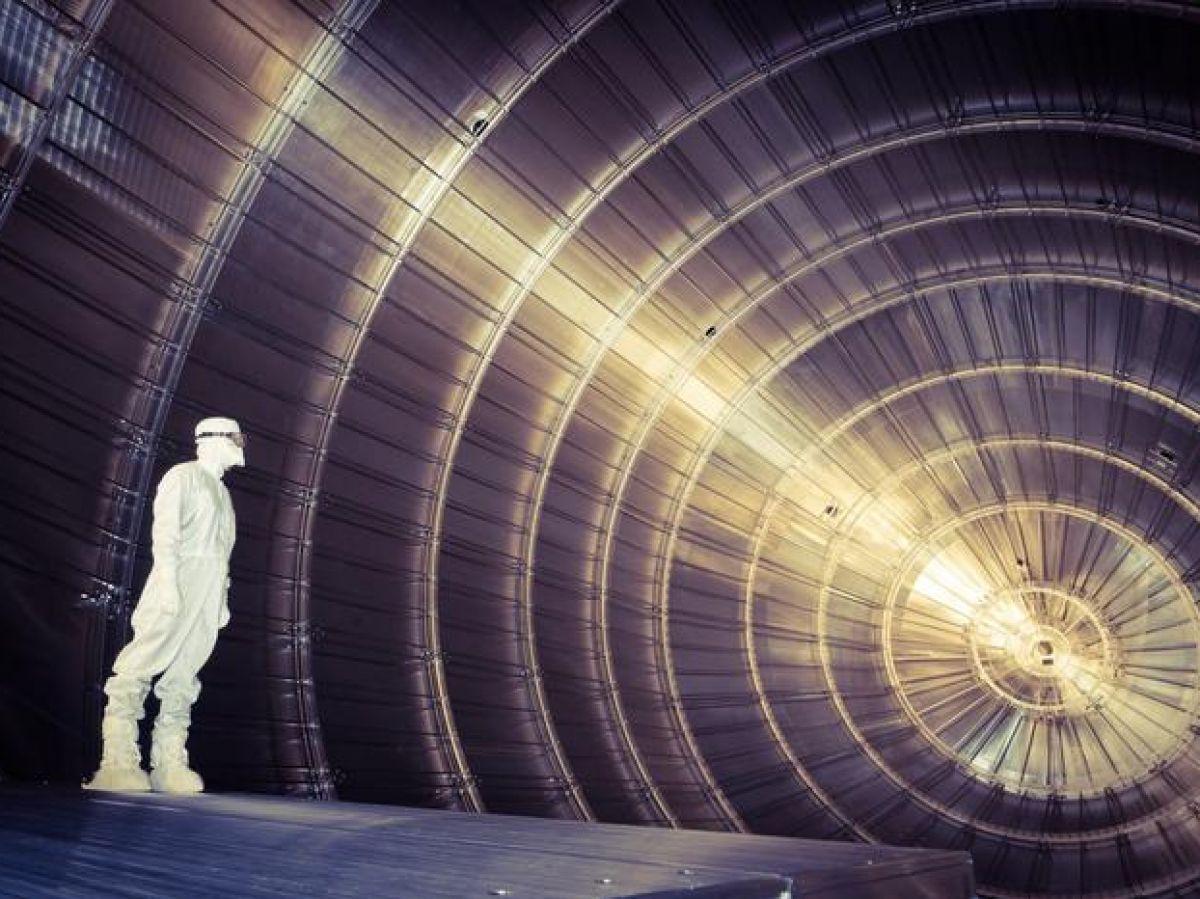Chasse au Neutrino Stérile, Particule Fantôme en Physique Chasse au Neutrino Stérile, Particule Fantôme en Physique