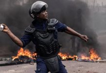 Martin Fayulu Blessé Lors D’Une Manif à Kinshasa Martin Fayulu Blessé Lors D'Une Manif à Kinshasa