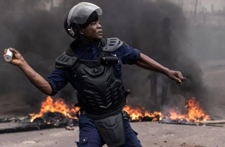 Martin Fayulu Blessé Lors D’Une Manif à Kinshasa Martin Fayulu Blessé Lors D'Une Manif à Kinshasa