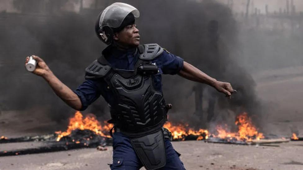Martin Fayulu Blessé Lors D'Une Manif à Kinshasa Martin Fayulu Blessé Lors D'Une Manif à Kinshasa