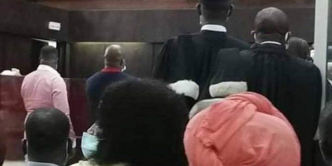 « Outrage à magistrat » en Côte-d’Ivoire: Les chanteurs Yodé et Siro condamnés à 12 mois de prison avec sursis « Outrage à magistrat » en Côte-d’Ivoire: Les chanteurs Yodé et Siro condamnés à 12 mois de prison avec sursis