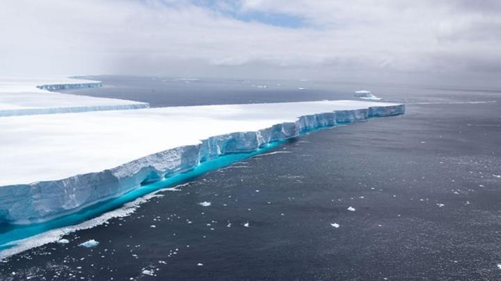 Pourquoi l'iceberg star des réseaux sociaux fond et qu'est-ce que cela nous dit du réchauffement climatique Pourquoi l'iceberg star des réseaux sociaux fond et qu'est-ce que cela nous dit du réchauffement climatique