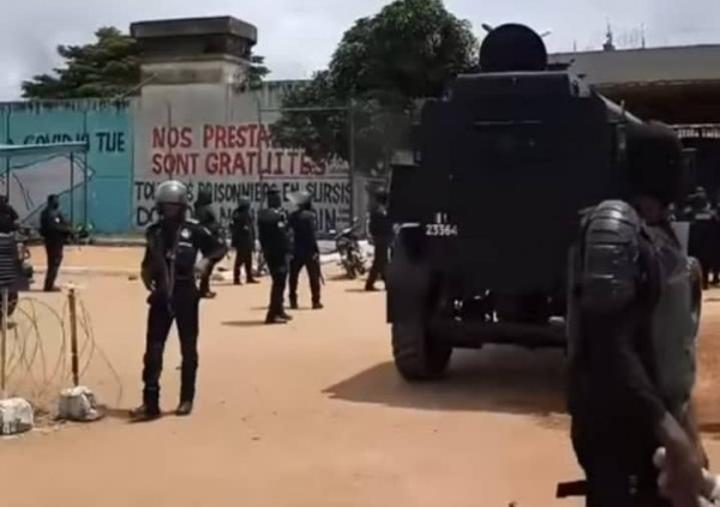 Côte d'Ivoire : Grève des agents pénitentiaires, plusieurs arrestations, la mise au point du ministère de la justice Côte d'Ivoire : Grève des agents pénitentiaires, plusieurs arrestations, la mise au point du ministère de la justice