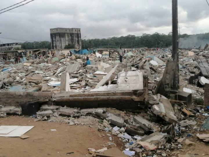 Côte d'Ivoire : Projet du Métro, des dizaines d'habitations et de nombreux magasins détruits à Abobo derrière Rail Côte d'Ivoire : Projet du Métro, des dizaines d'habitations et de nombreux magasins détruits à Abobo derrière Rail