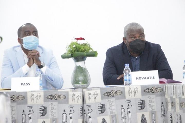 Côte d'Ivoire : Le PASS et Novartis signent une convention pour une meilleure efficience à l'offre de soins mutualiste et communautaire Côte d'Ivoire : Le PASS et Novartis signent une convention pour une meilleure efficience à l'offre de soins mutualiste et communautaire