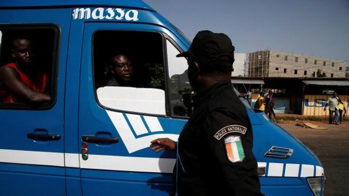 Côte d'Ivoire : Après l'avertissement du Procureur Militaire contre le racket, un policier mis sous les verrous pour 500 FCFA Côte d'Ivoire : Après l'avertissement du Procureur Militaire contre le racket, un policier mis sous les verrous pour 500 FCFA
