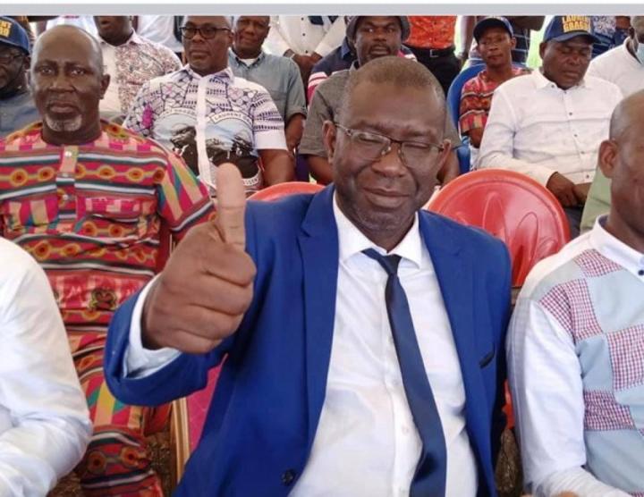 Côte d'Ivoire : Cojep, l'ex-directeur de cabinet de Blé Goudé claque la porte et dénonce «les nuages dans la démarche » de son ancien patron vis-à-vis de Gbagbo Côte d'Ivoire : Cojep, l'ex-directeur de cabinet de Blé Goudé claque la porte et dénonce «les nuages dans la démarche » de son ancien patron vis-à-vis de Gbagbo