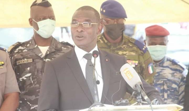Près de 1 000 personnes interpellées et déférées devant les juridictions pénales lors de l’opération “Epervier 6” (Ministre) Près de 1 000 personnes interpellées et déférées devant les juridictions pénales lors de l’opération “Epervier 6” (Ministre)