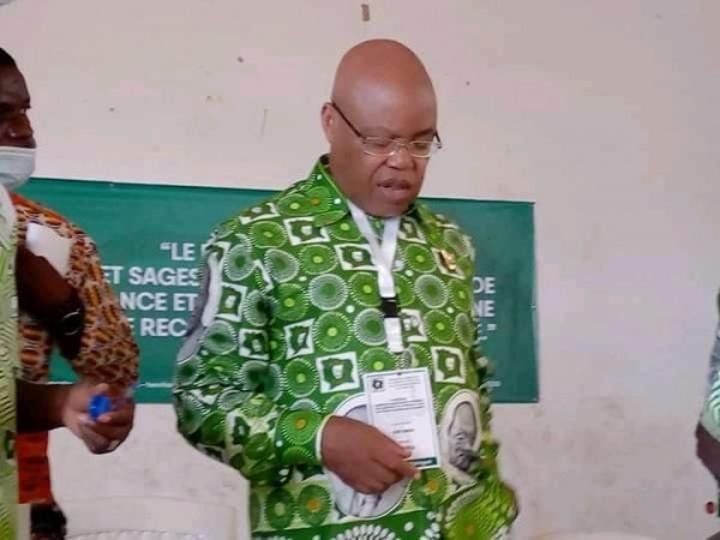Côte d'Ivoire : Affaire de détournement des émoluments des députés, le président du groupe parlementaire PDCI Simon Doho victime d'un complot interne ? Côte d'Ivoire : Affaire de détournement des émoluments des députés, le président du groupe parlementaire PDCI Simon Doho victime d'un complot interne ?